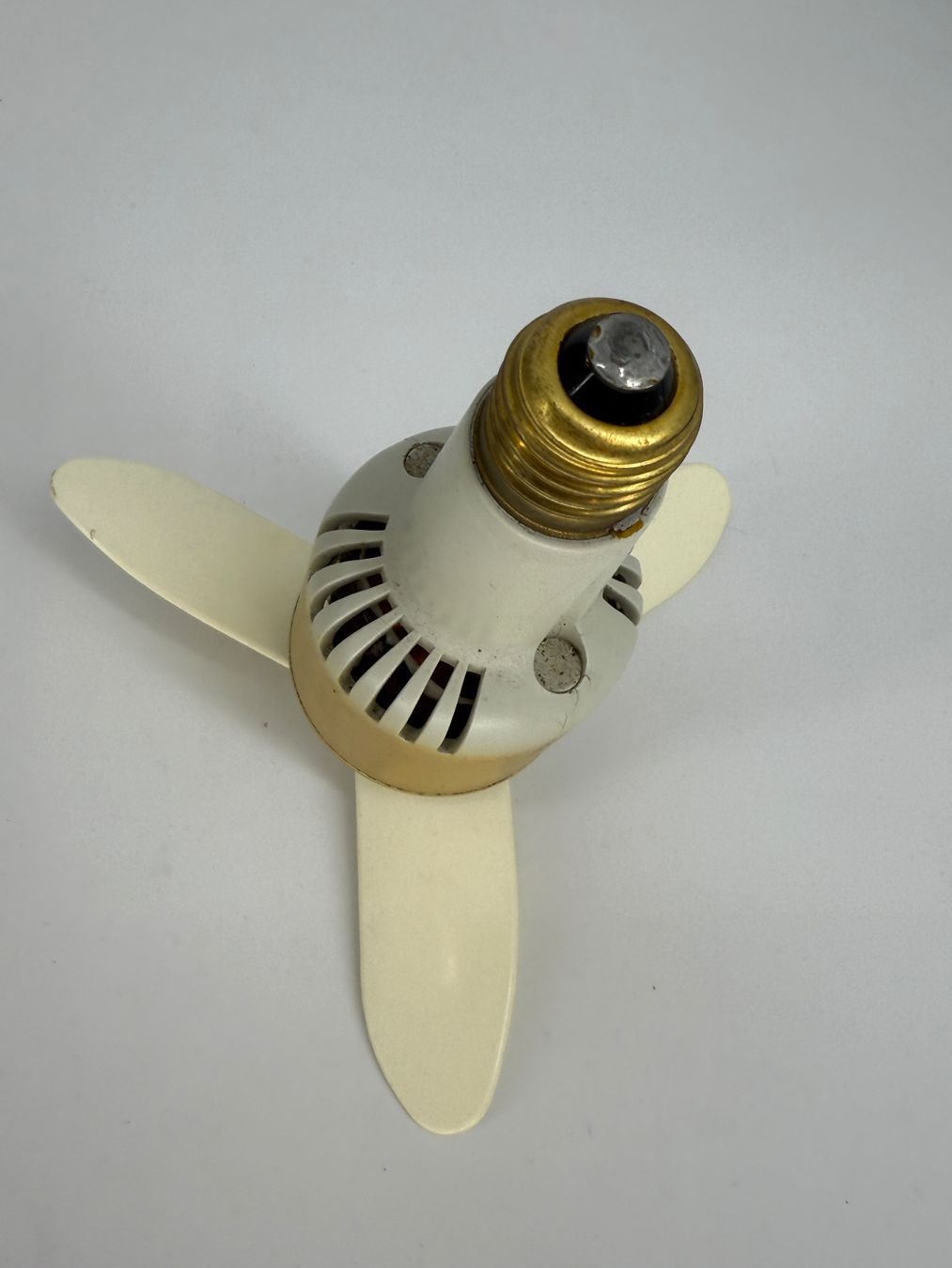 Ventilatoren: Retro Ventilator Glühbirne E27 – Gebraucht aus Auenstein von moin. 2