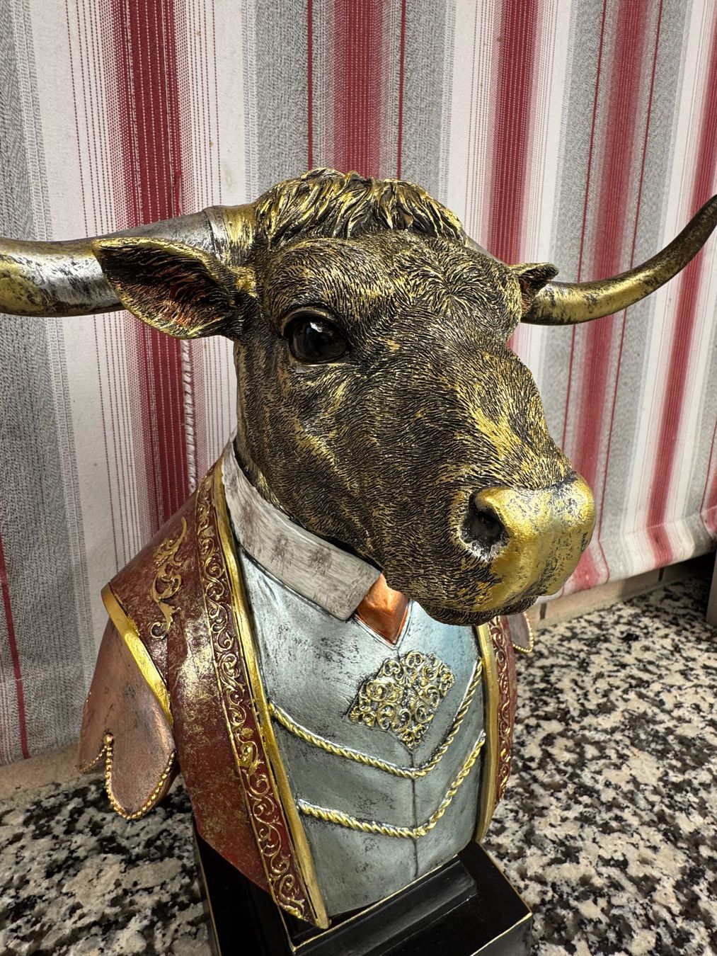 Toutes les décorations: Tolle  Stierkopf-Figur – D'occasion à Winterthur par sportdisco2 7
