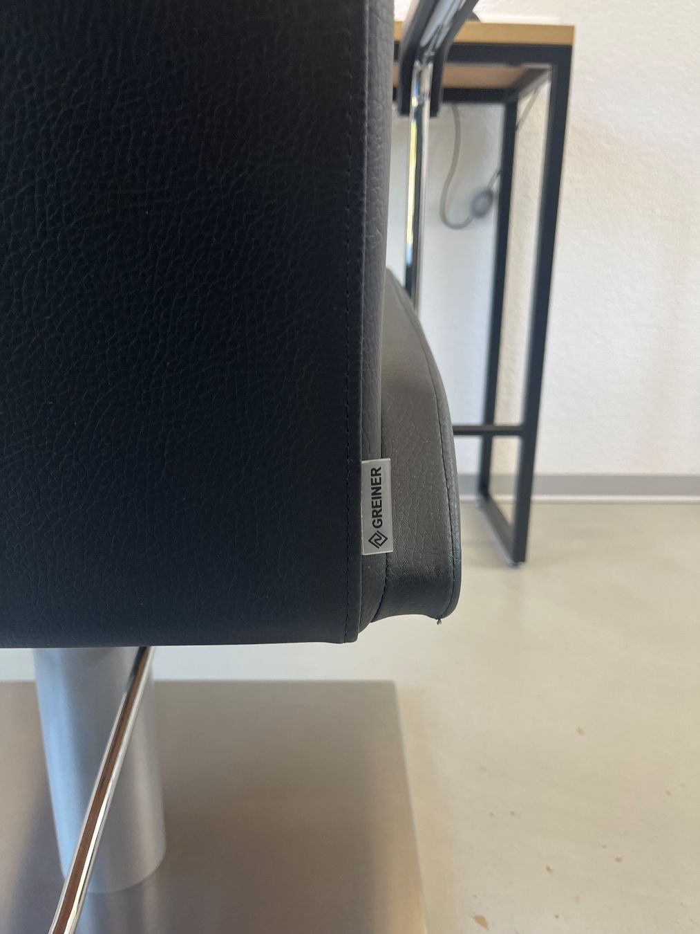 Stühle: Coiffeurstuhl GREINER – Gebraucht aus Jegenstorf von mic_qy8g 2