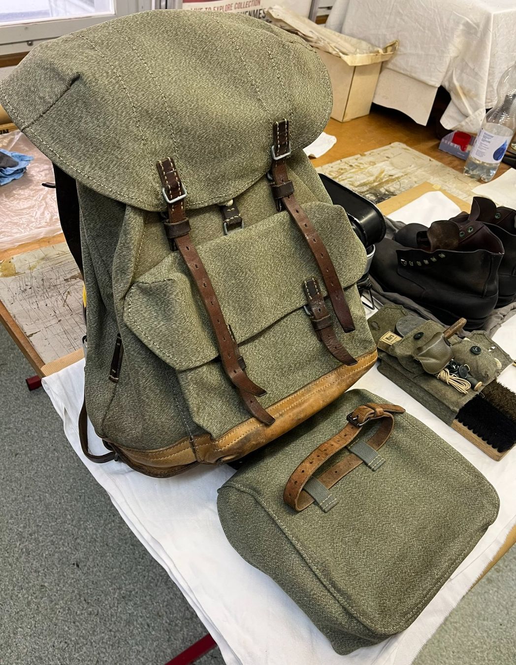 Schweizer Armee Uniformen: Militaria  Konvolut – Gebraucht aus Langenthal von corner6 1