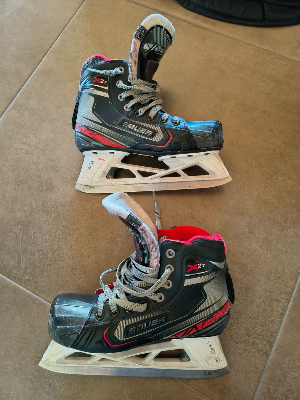 Bauer Schlittschuhe: Bauer Eishockey Schlittschuhe 37.5 – Gebraucht aus St. Ursen von claudiavontobel