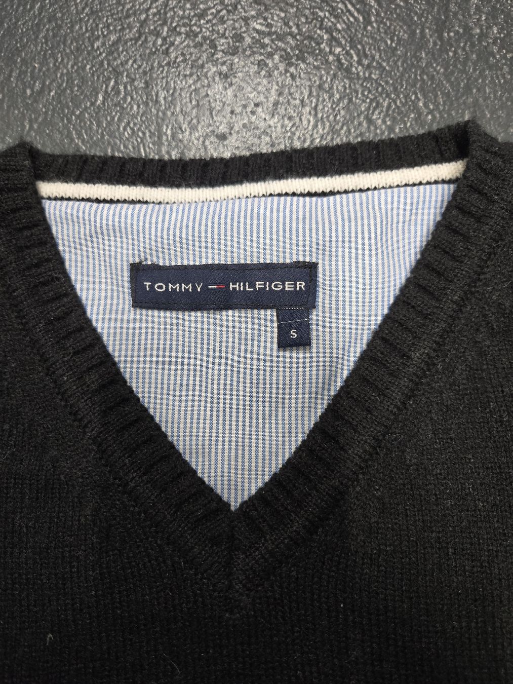 Tommy Hilfiger Maglioni & Felpe: Schwarzer Tommy Hilfiger Pullover, Herren Grösse S,  – Usato da Gutenswil venduto da Spomi 1