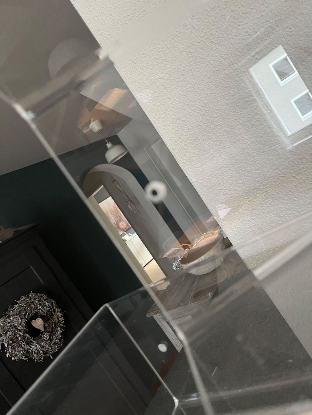 Regale: 2 Plexiglas Wandregale transparent – 40 & 60 cm – Gebraucht aus Eschlikon TG von u_b_l8zm 2