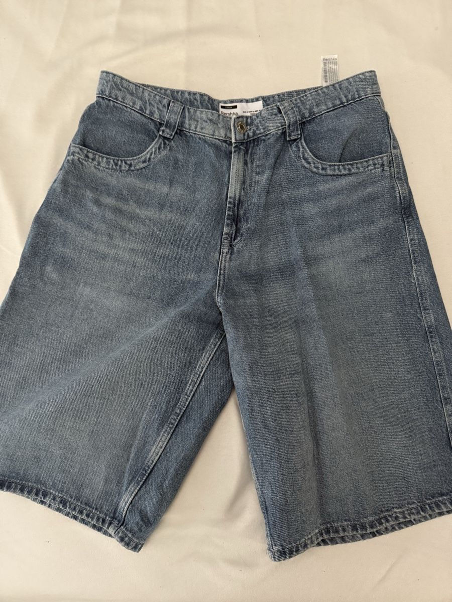Bershka Jeans: Bershka Denim Shorts – Usato da Altstätten SG venduto da noa_cg9g