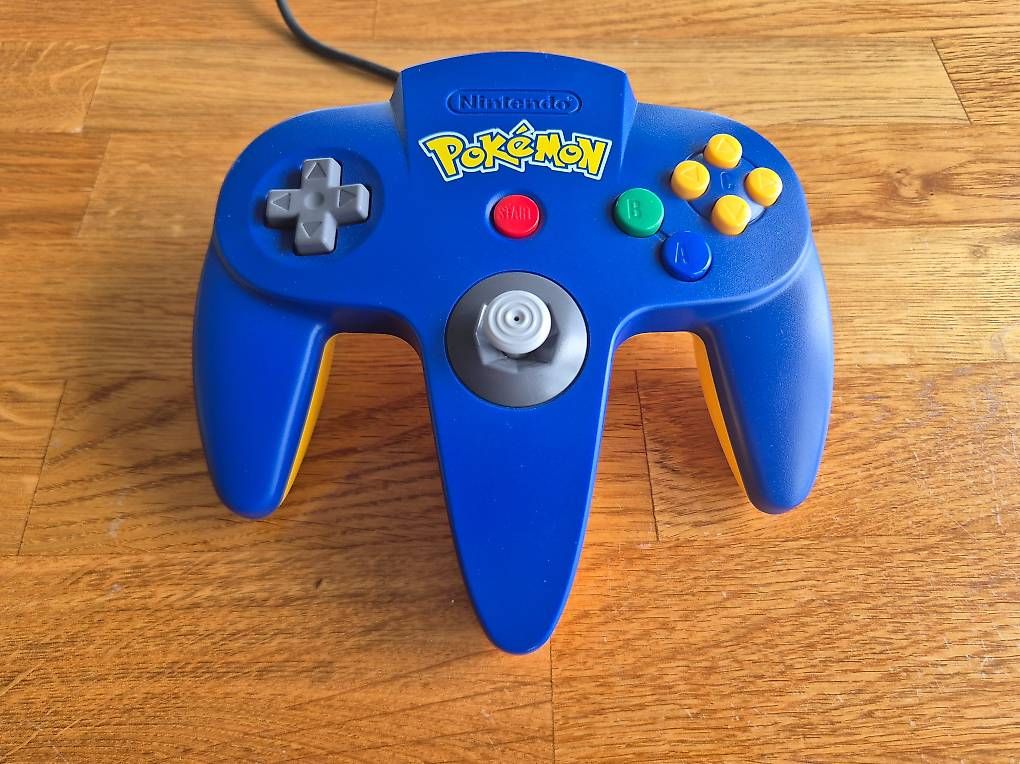 Nintendo Controller: Nintendo 64 Pokémon Controller – Gebraucht aus Schenkon von -Conker-