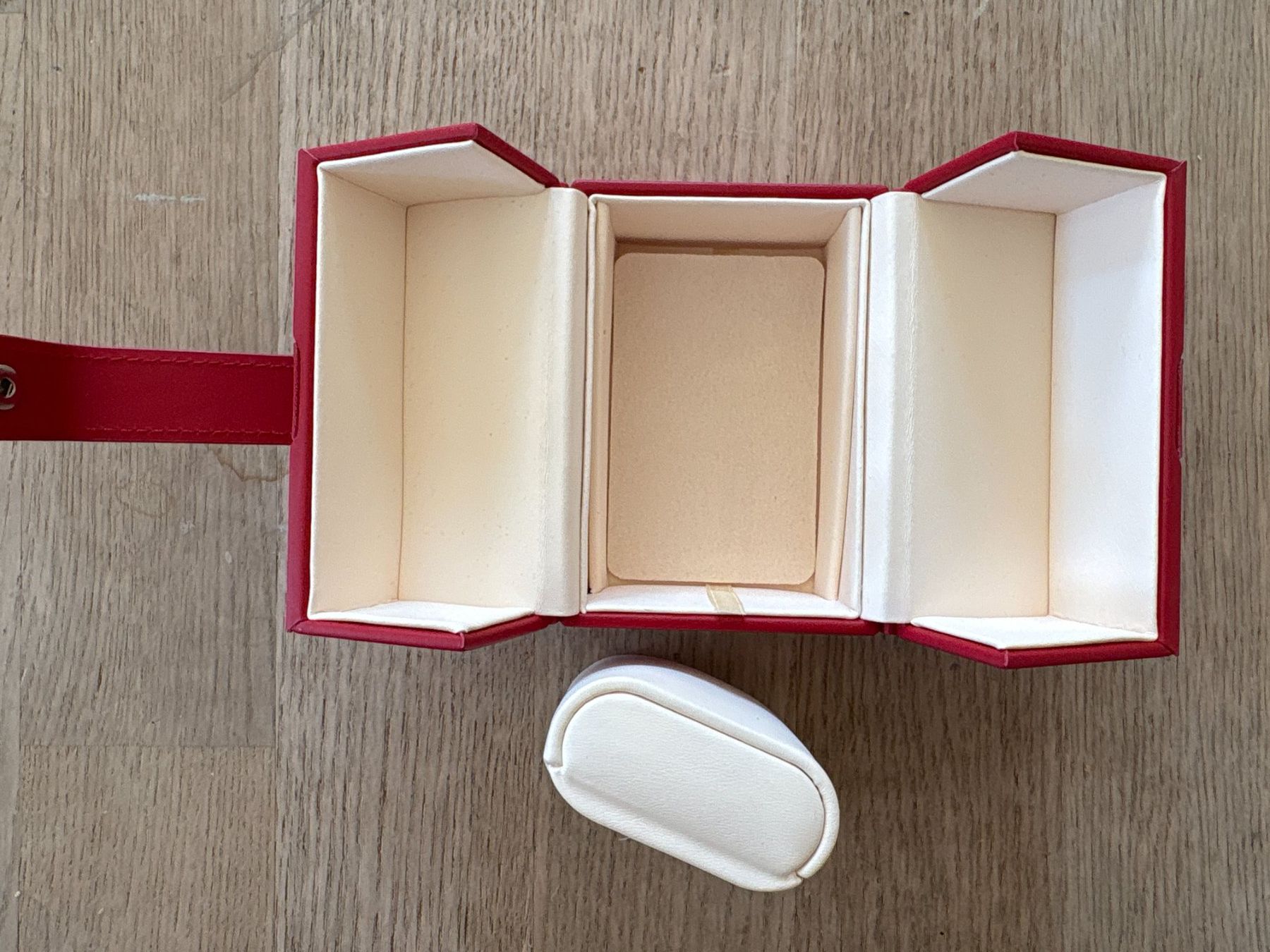 Omega Boîtes de montres: Omega Uhrenbox Reisebox – D'occasion à Elgg par Jo_Naj 2