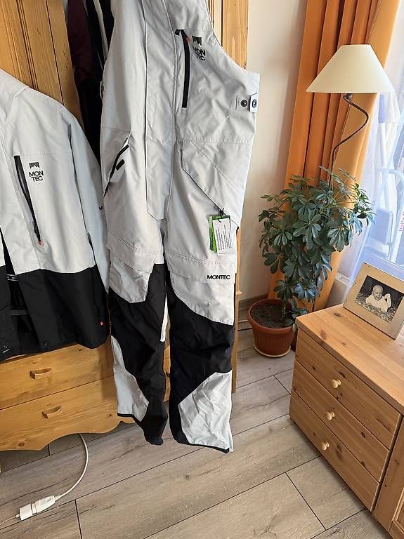 Completi, tute sportive e funzionali: Tenue de snowboard / ski – Nuovo (secondo la descrizione) da Villars-sur-Ollon venduto da Jako5 3