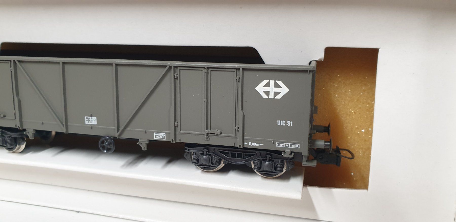 Rivarossi Modellini di ferrovie: Rivarossi SBB Güterwagen Eaos H0/DC 2415 – Nuovo e nell'imballaggio originale da Neuenhof venduto da ludovicco 3