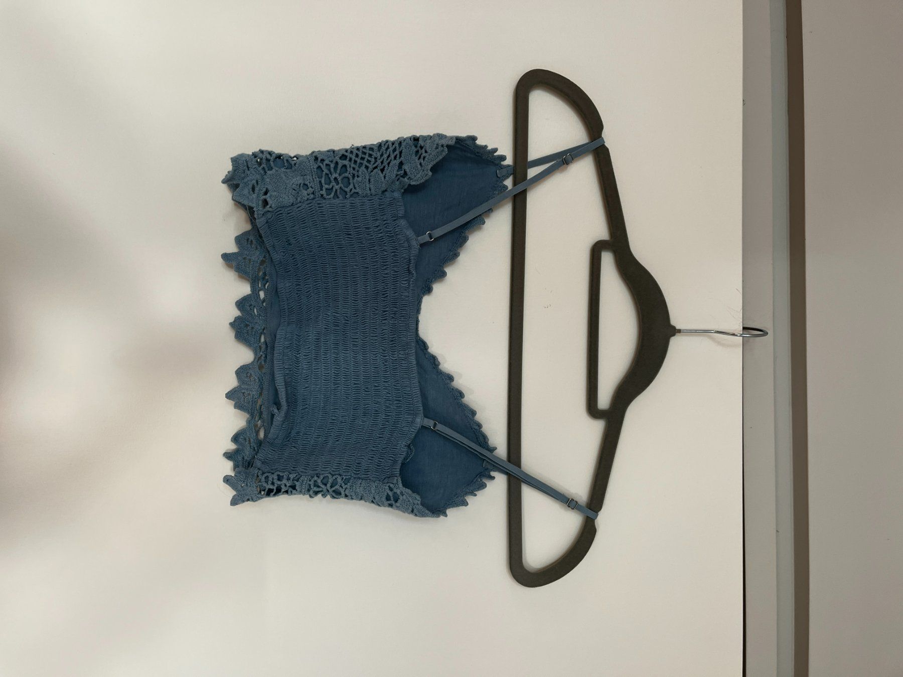 Top: Blaues Spitzen-Crop-Top – Usato da Seuzach venduto da anina.k 1