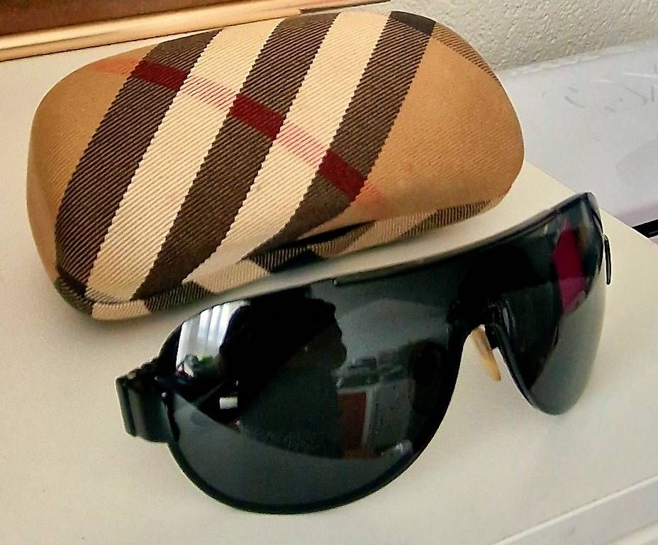 Occhiali & Lenti: Burberry Sonnenbrille – Usato da Bassersdorf venduto da Nellin