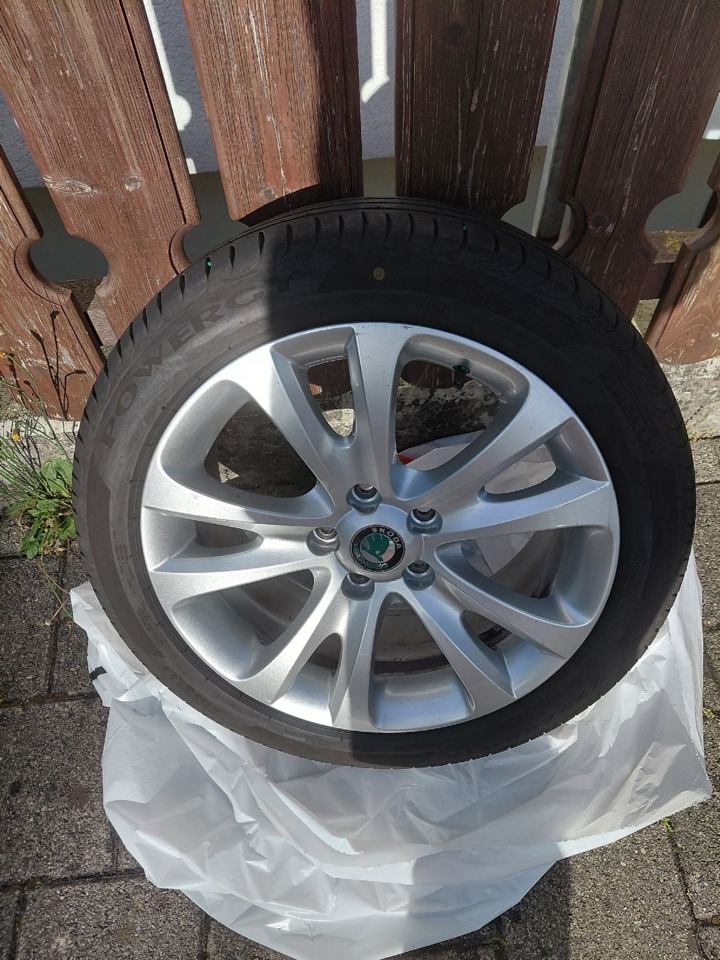 Skoda Pneumatici & Ruote complete: Komplettrad Skoda Superb – Usato da Oberbuchsiten venduto da Virus