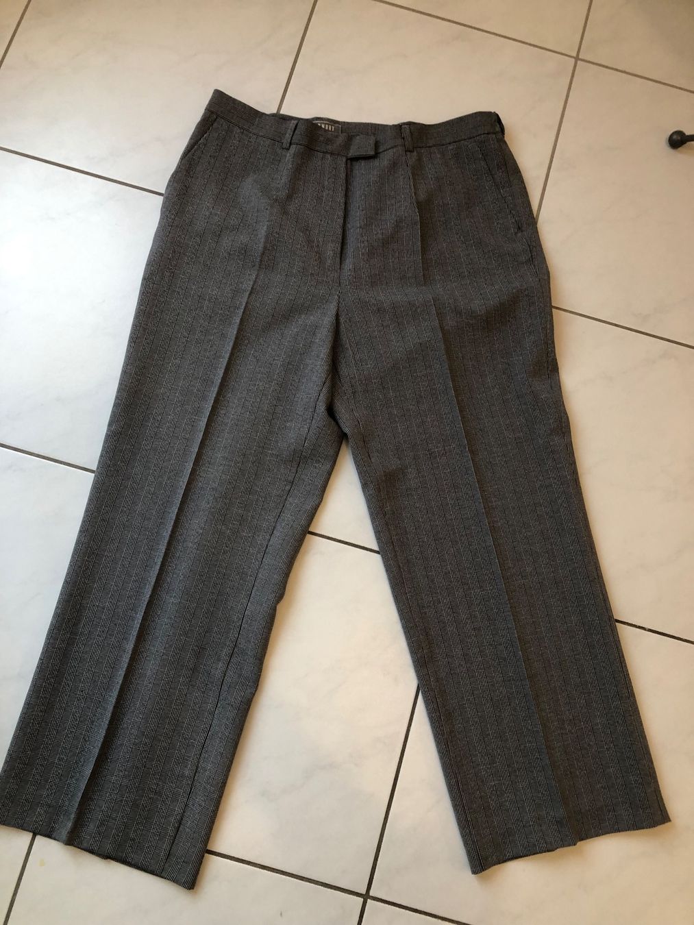 Pantaloni: Elegante Hose Gr 48 – Usato da Zell ZH venduto da Guffos