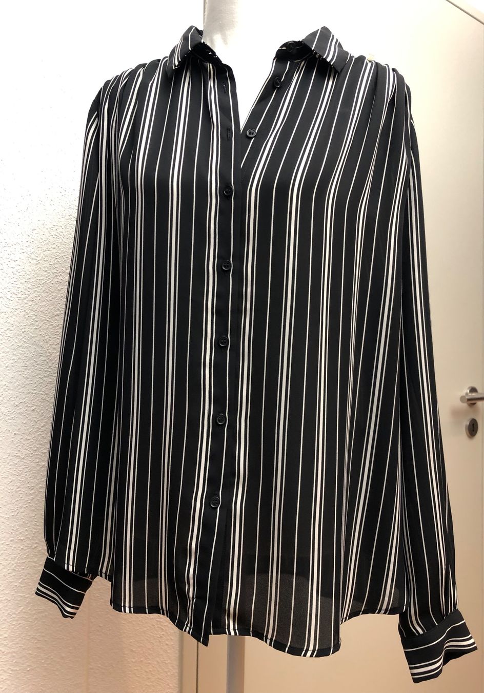 H&M Camicette: Bluse H&M, schwarz weiss, Gr. 44 – Usato da Wallisellen venduto da watcher01