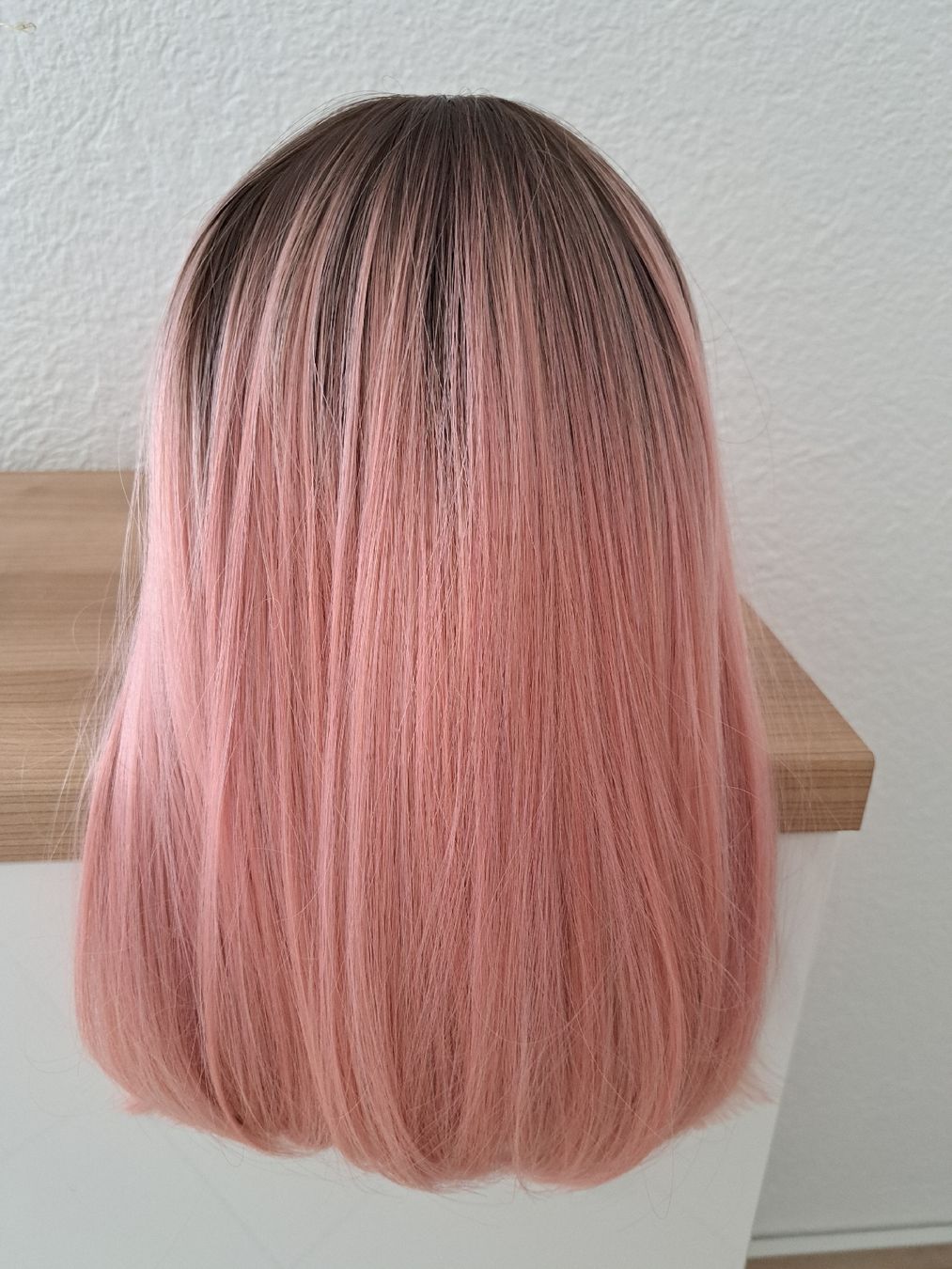 Perruques: Kunsthaar Perücke Ombre Pink  Neu – Neuf (Voir description) à Riedholz par Schildmaid2