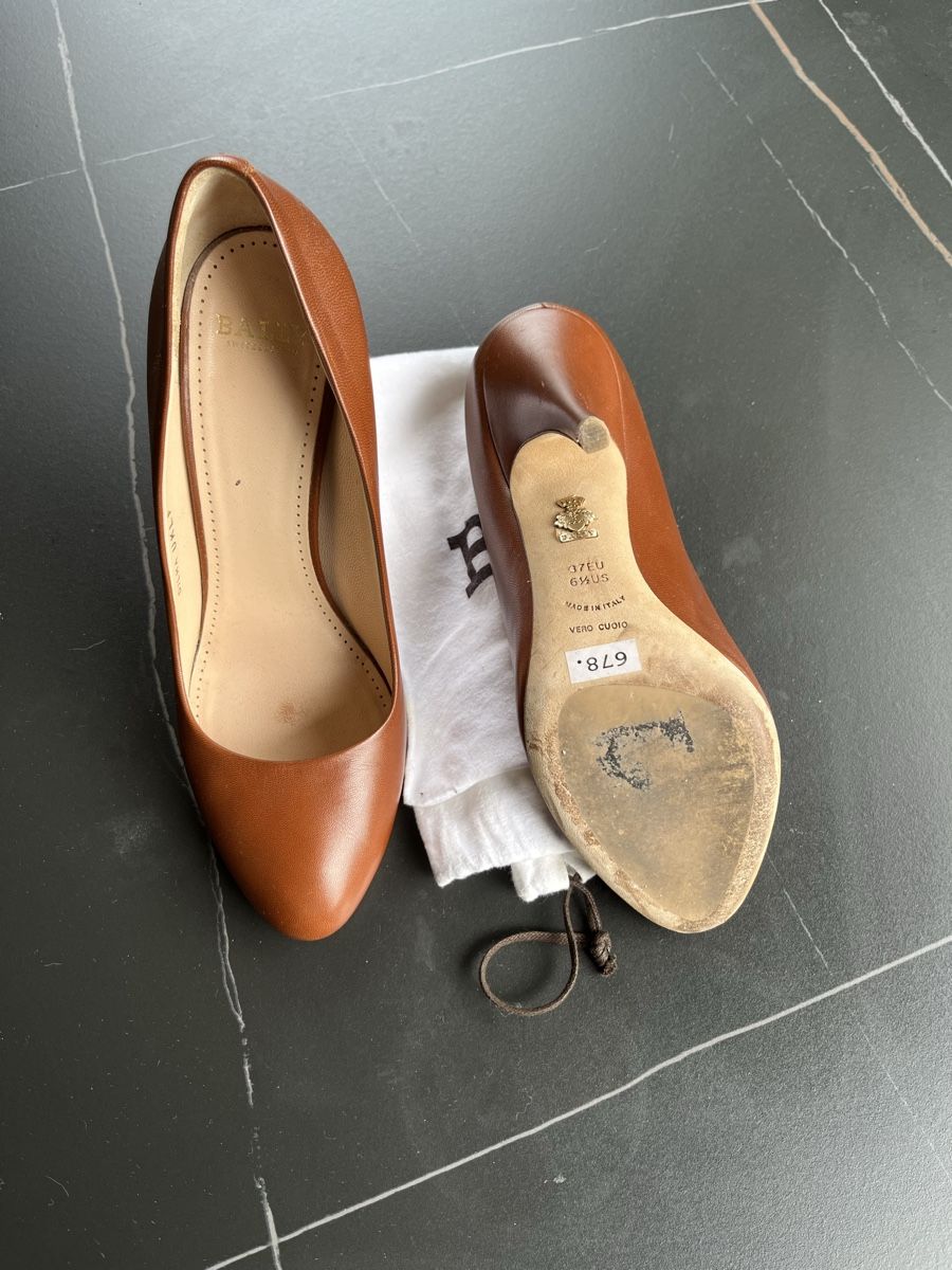 Bally Damenschuhe: Bally pumps, size 37 – Gebraucht aus Genève von VManic 1