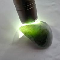 Nephrit Jade Edel Oloid TOP Handgeschliffen 65x45mm rolling