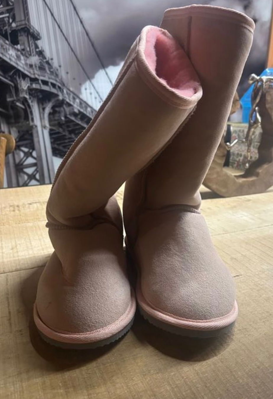 Damenschuhe: Bottes rose style UGG neuves – Neu (gemäss Beschreibung) aus Val-d'Illiez von Dombou