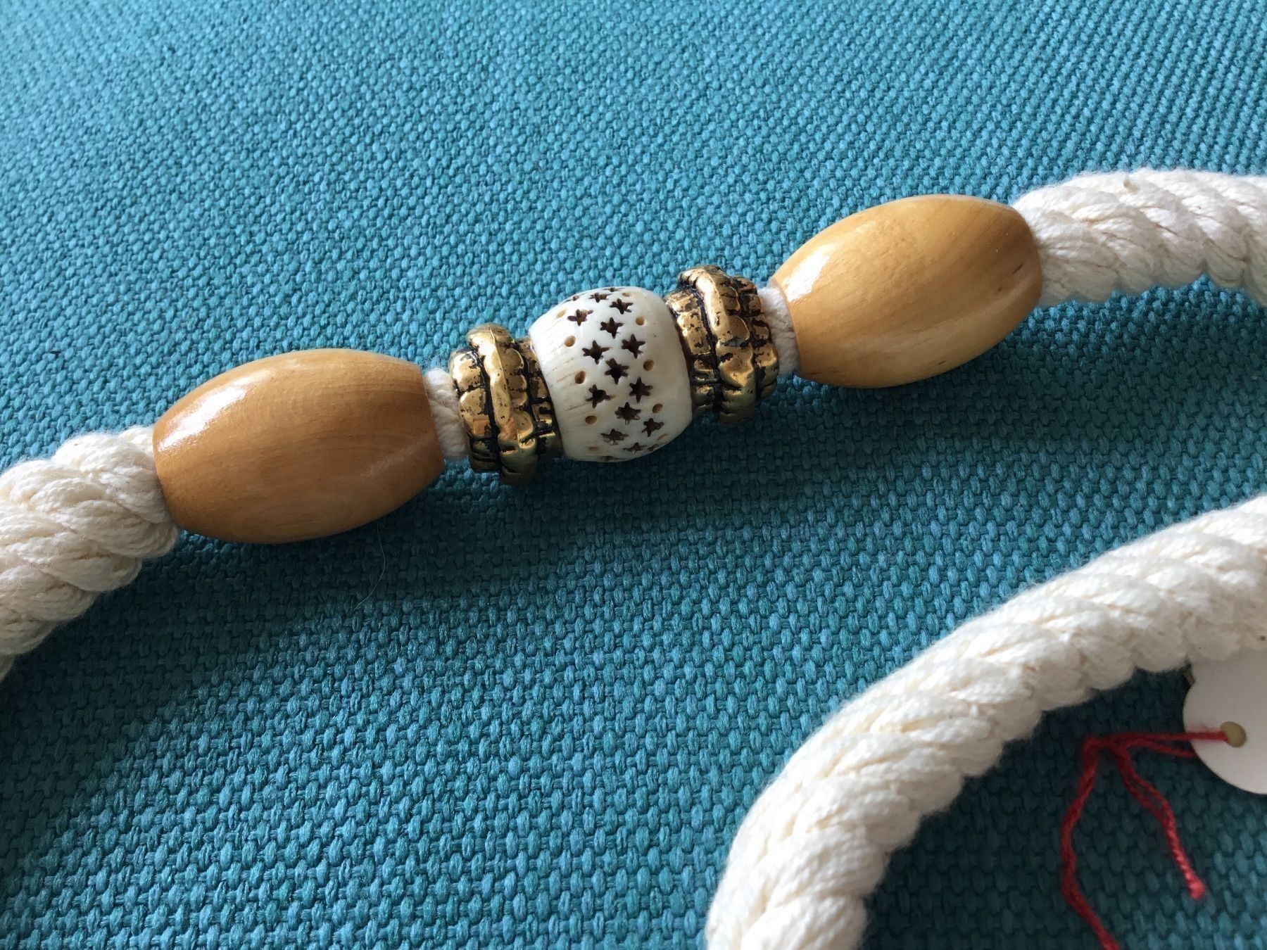 Catenine: Collier long coton et bois (neuf) – Nuovo e nell'imballaggio originale da Le Landeron venduto da nic_8hd5 1