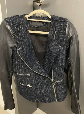 Maje Bouclé-Jacke mit Echt-Lederärmeln, Grösse EU36