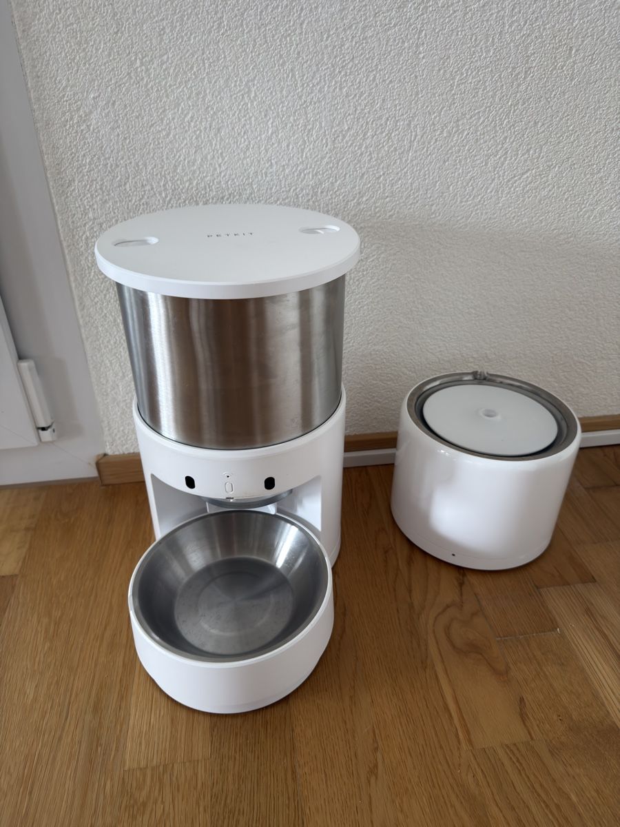 Petkit Mangimi: Petkit Fresh Element 3 Smart Pet Feeder & Petkit Eversweet 3 – Usato da Recherswil venduto da Scity
