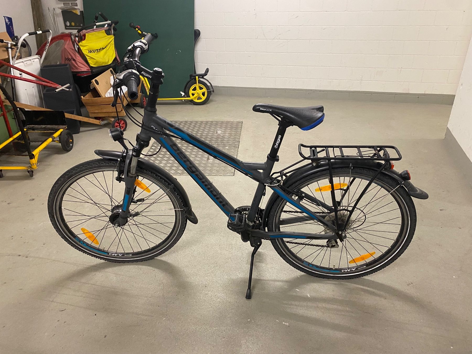 Bergamont Biciclette: Kinder-/Jugendfahrrad schwarz/blau – Usato da Cham venduto da eva.violaa