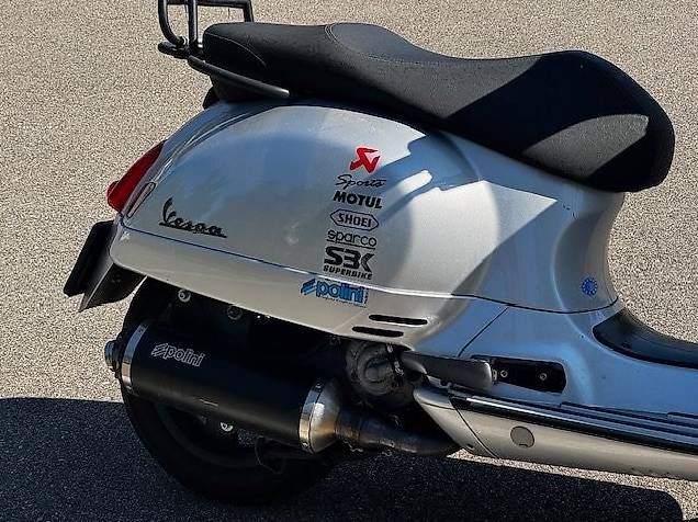 Piaggio Altro: Vespa GTS 250 in silber – Usato da Stachen venduto da ITHardware 4