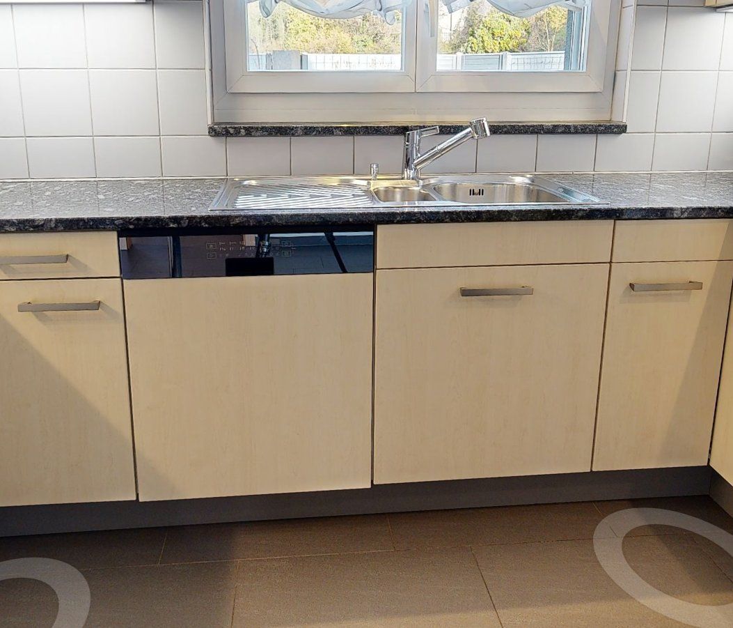 Cuisines complètes: Moderne Küche mit Steinabdeckung (Selbstabholung) – D'occasion à Pfeffingen par M4n4g3r 7