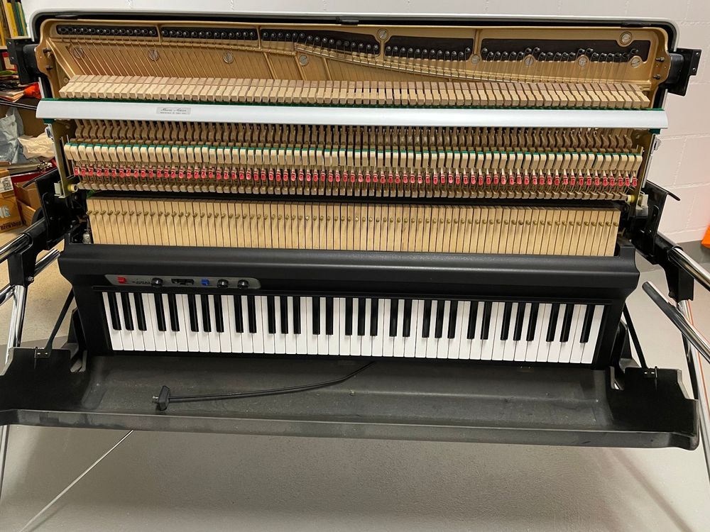 Kawai electric online piano 608