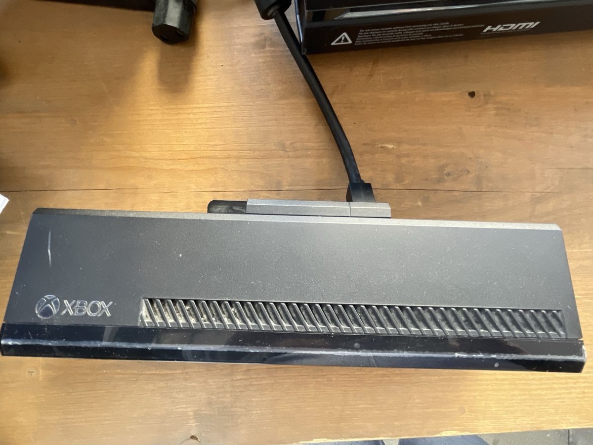 Microsoft Console: XBox one dreiteilig HDMi – Usato da Illnau venduto da cla_jqf8 1