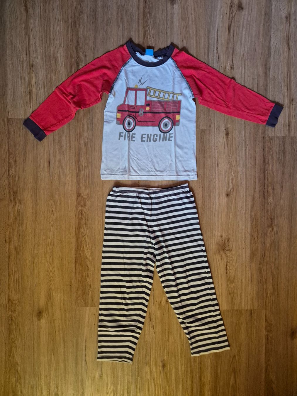 Pigiama & Simili: Pyjama Feuerwehr Gr. 110 – Usato da Giswil venduto da 0G6