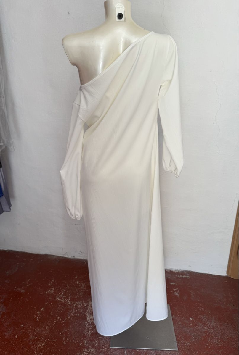 Robes: Asymmetrical maxi dress – Neuf (Voir description) à Barna par orbuyorcry 1