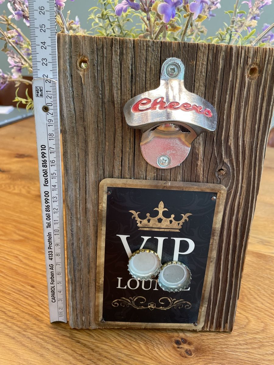 Tutte le decorazioni: Flaschenöffner Holz Deko VIP Lounge – Usato da Niederbüren venduto da poschti 5