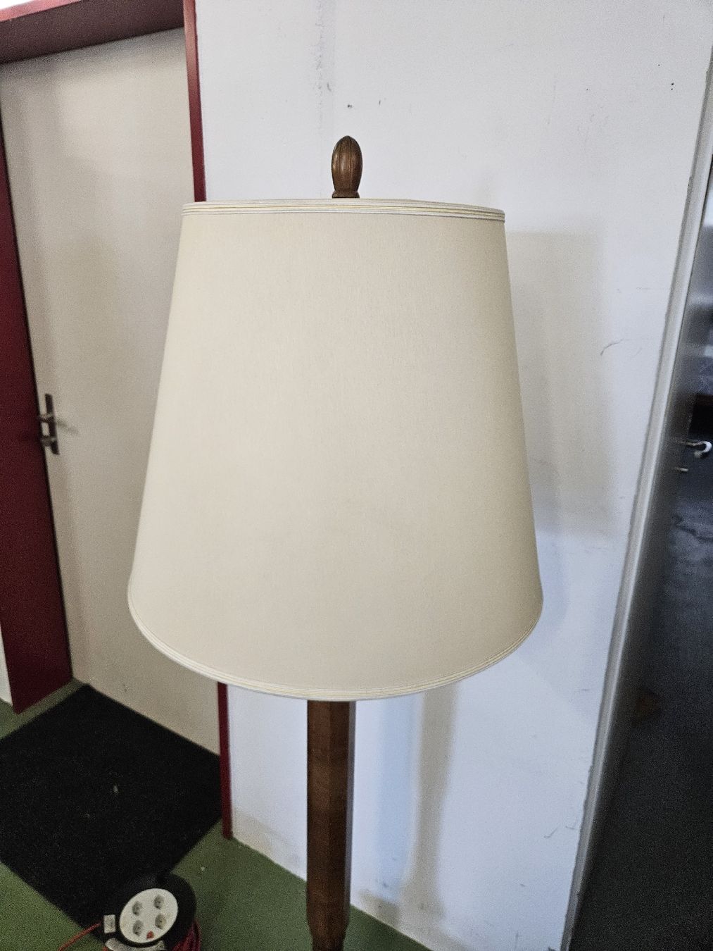 Lampes: Mid-Century Stehlampe  – D'occasion à Pratteln par Cartonsducoeur_bl 1