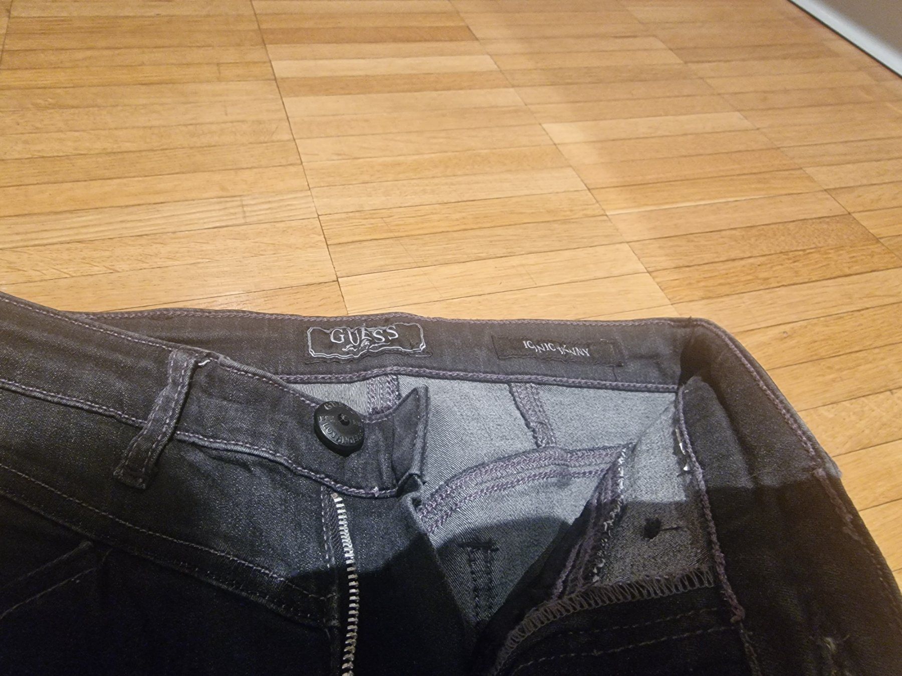 Guess Jeans: Guess Jeans – Usato da Laufenburg venduto da may_r2st 3