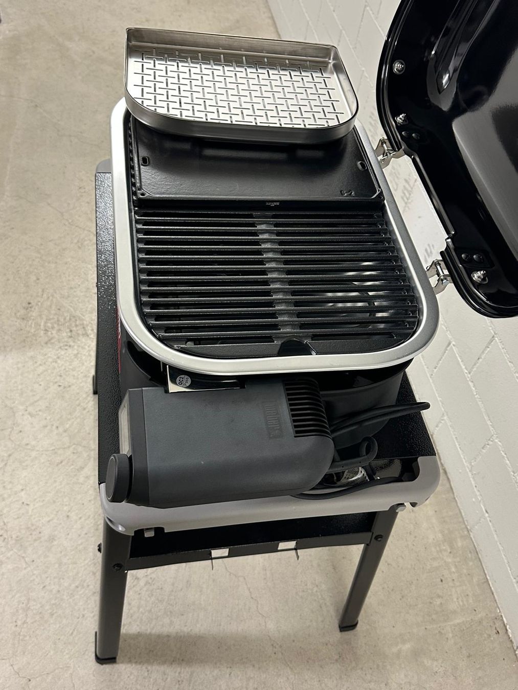 Griglie: Lumin Elektrogrill mit Metal-Stand – Nuovo e nell'imballaggio originale da Wetzikon ZH venduto da Mrroma 2