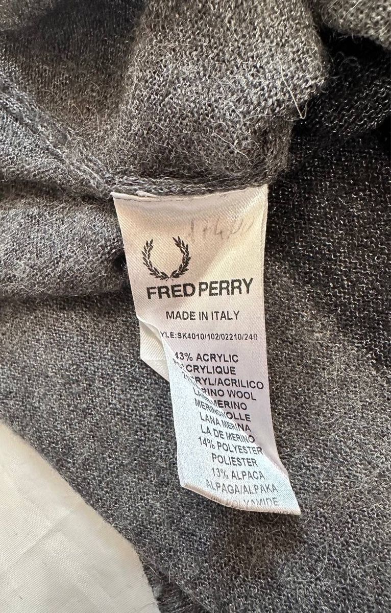 Raf Simons Pulls & Sweat-shirts: Raf Simons X Fred Perry – D'occasion à Pfäffikon ZH par Nataliia. 3