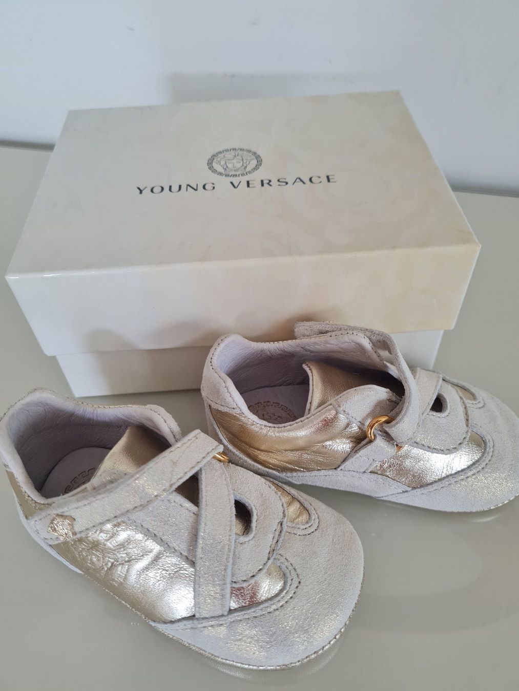 Versace Scarpe per ragazzi: YOUNG VERSACE BABY SCHUHCHEN GR:18 – Nuovo (secondo la descrizione) da Steg im Tösstal venduto da goldlionfree 5