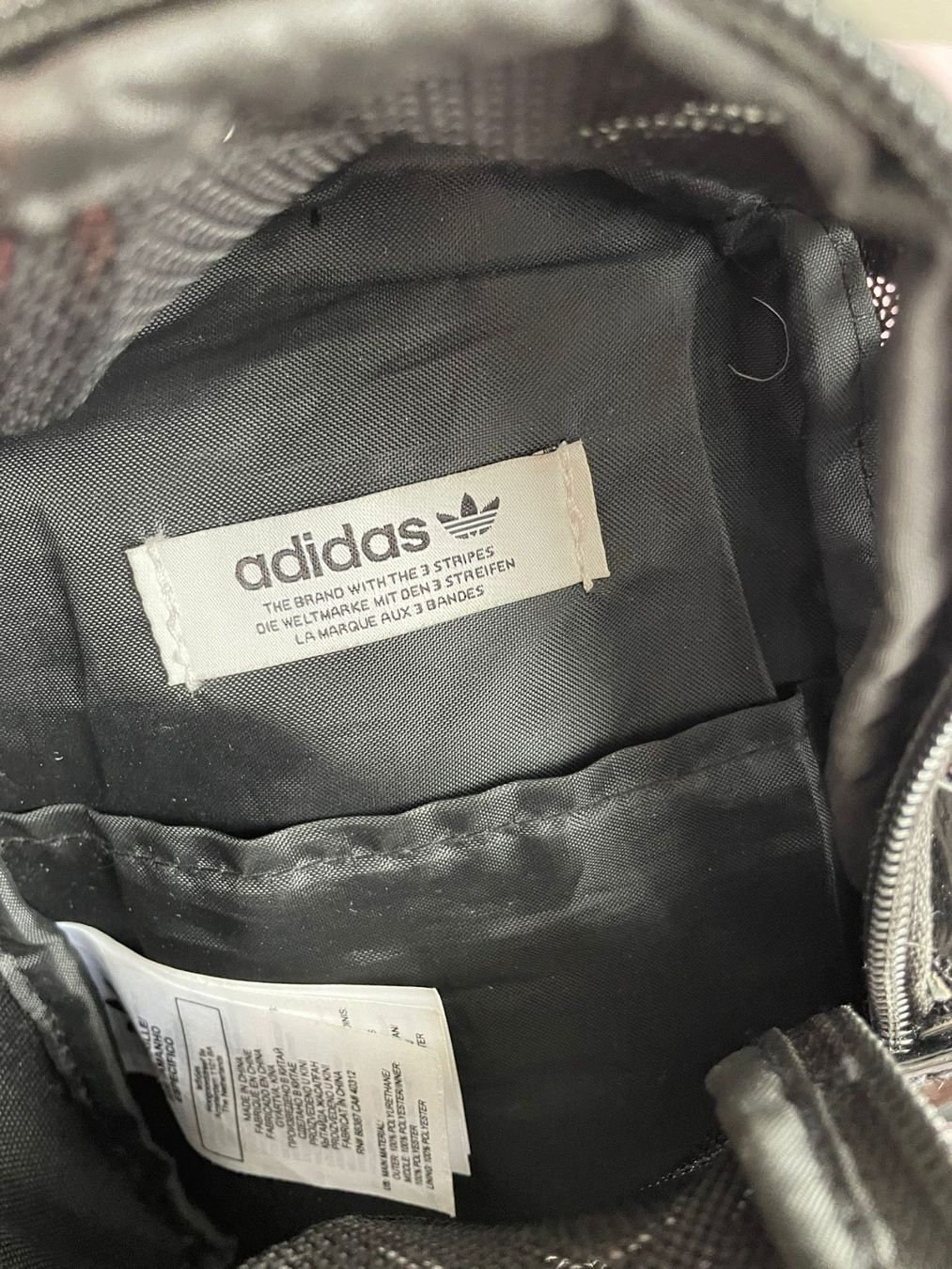 Adidas Zaini: Rucksack Adidas schwarz – Usato da Dübendorf venduto da 2hot4you 2