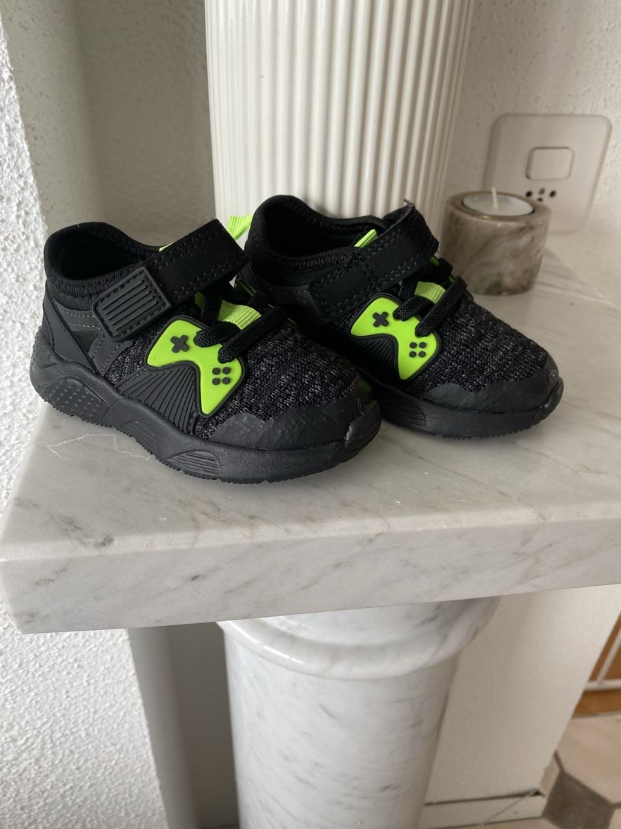Scarpe per ragazzi: Baby sneakers 22 – Nuovo (secondo la descrizione) da Blonay venduto da art_7f87