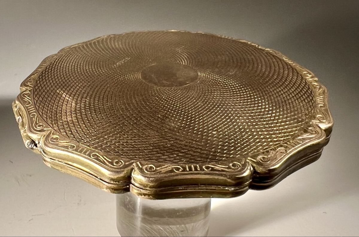 Make-up: Poudrier Vintage Stratton Doré Fabriqué en Angleterre – Usato da Genève venduto da DELIRBEADS 9