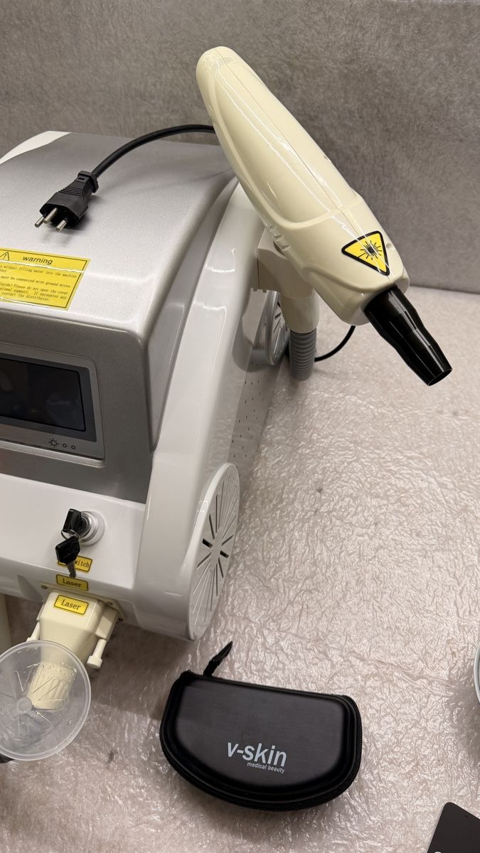 Tutte le macchine: Laser Tattoo Removal System Model J-200 – Usato da Rotkreuz venduto da perlengott 3