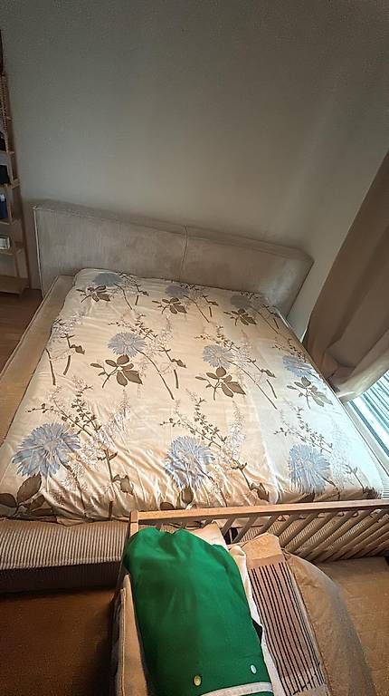 Betten: Lit + matelas à. Vendre – Gebraucht aus Mont-sur-Lausanne von ACVSARL 2
