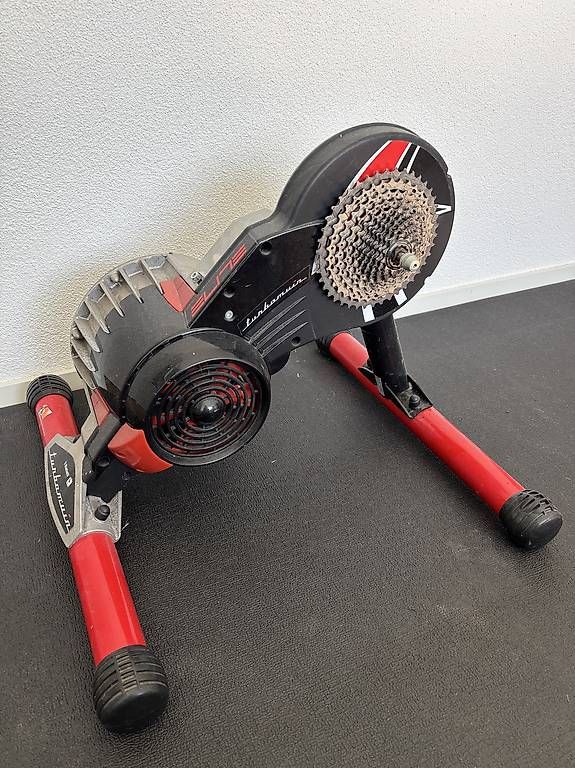 Vélos d'appartement: Elite Turbomuin Indoor Rolle – D'occasion à Baar par bliz2z