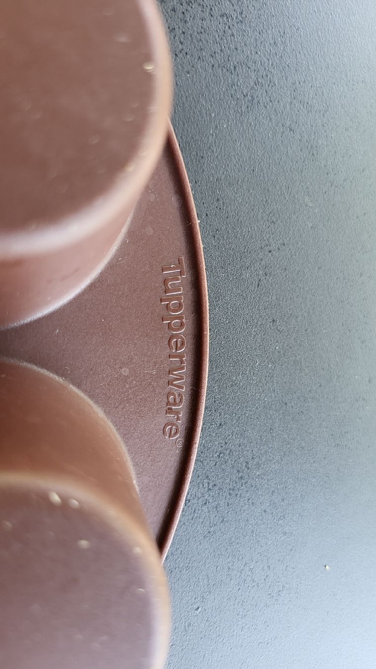 Tupperware Backformen: Muffin Silikonform Tupperware – Gebraucht aus Huttwil von Tgv03 2