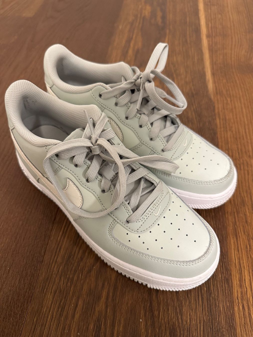 Nike Scarpe da uomo: Nike Air Force 1 Grösse 38,5 – Usato da Brunnen venduto da annitime