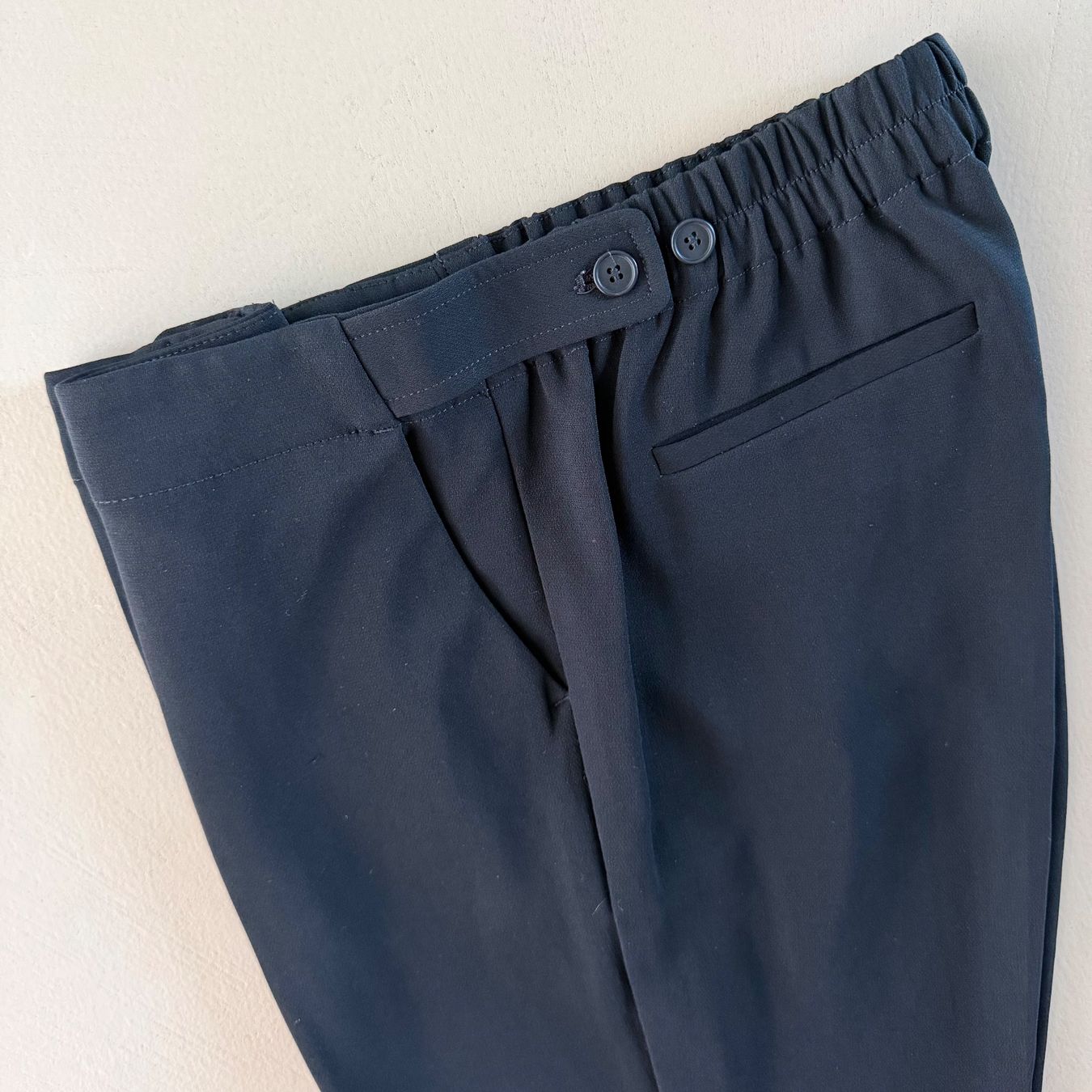 Theory Pantalons: THEORY Hose 🖤 – D'occasion à Zürich par ClosetQueen 3