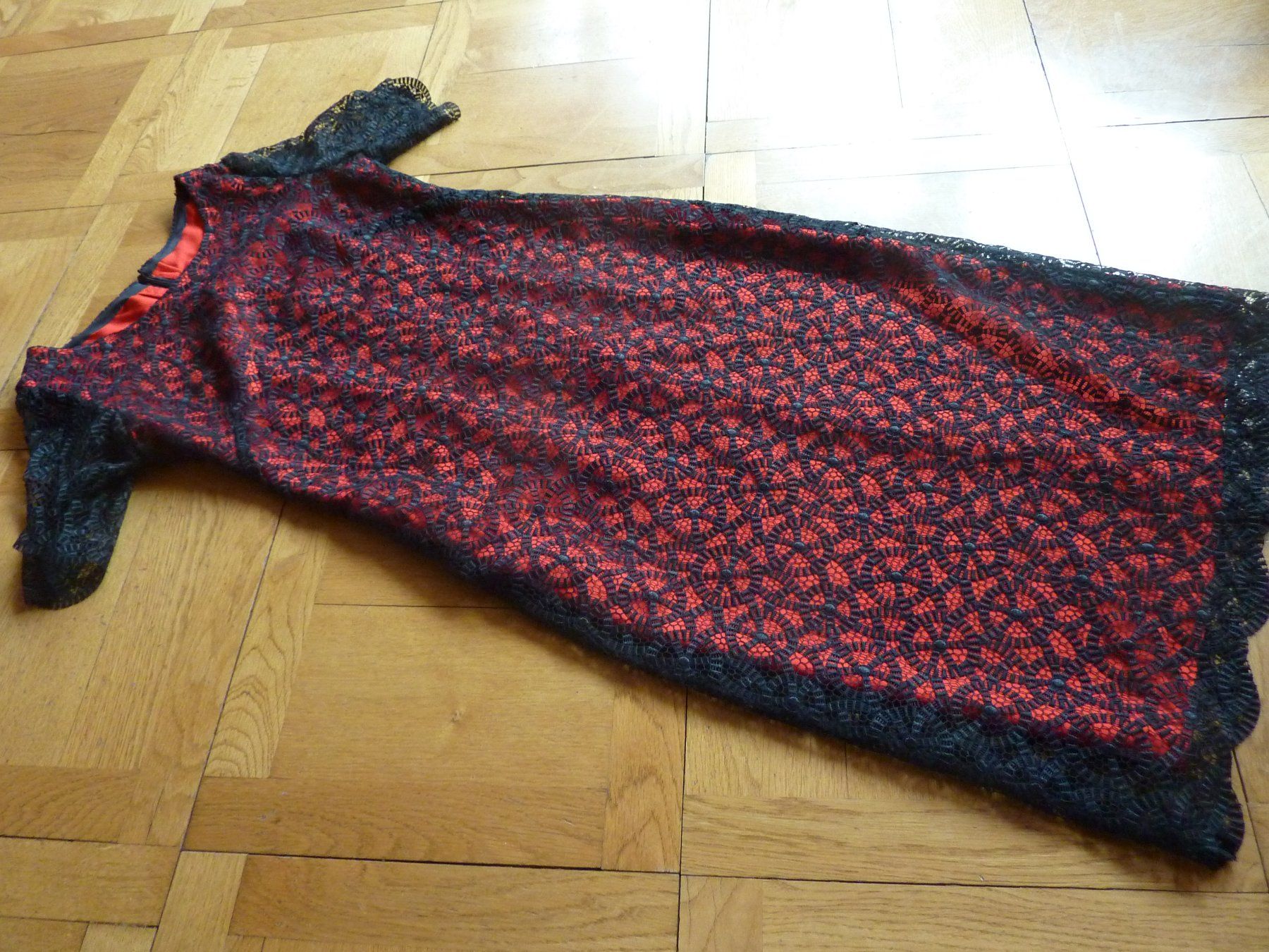 Vestiti: Forster Rohner Spitzenkleid rot-schwarz, Gr. 34/36 – Nuovo (secondo la descrizione) da Waldstatt venduto da Kananaskis1 1