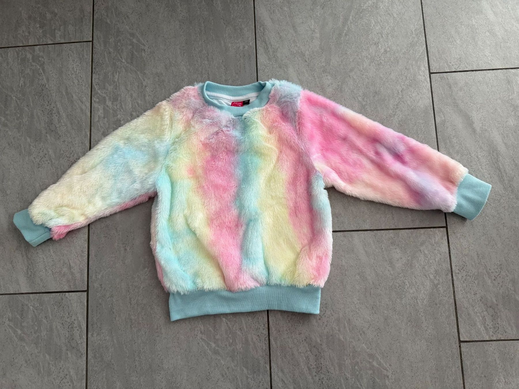 Maglioni & Felpe: Mädchen Pullover - Grösse 110 – Usato da Bülach venduto da Loredana13