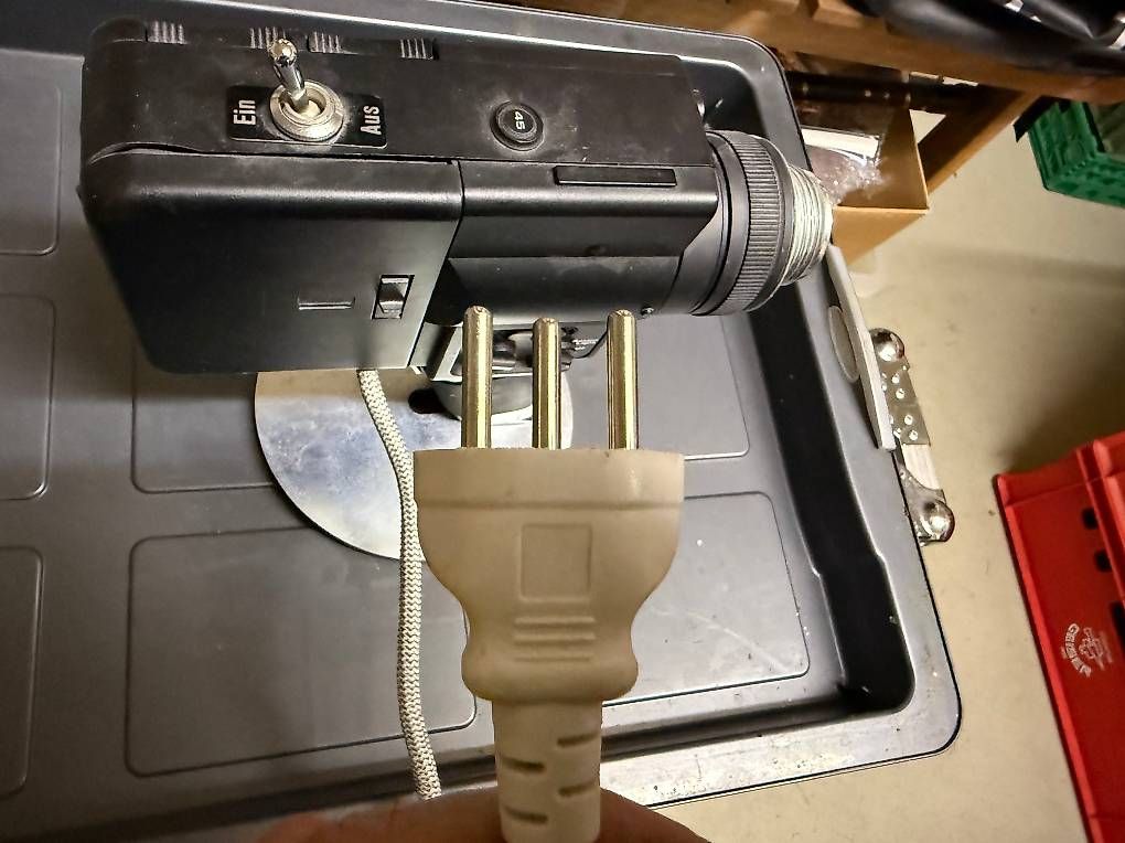 Lampade: Super 8 Kamera Lampe! – Usato da Bülach venduto da G39 3