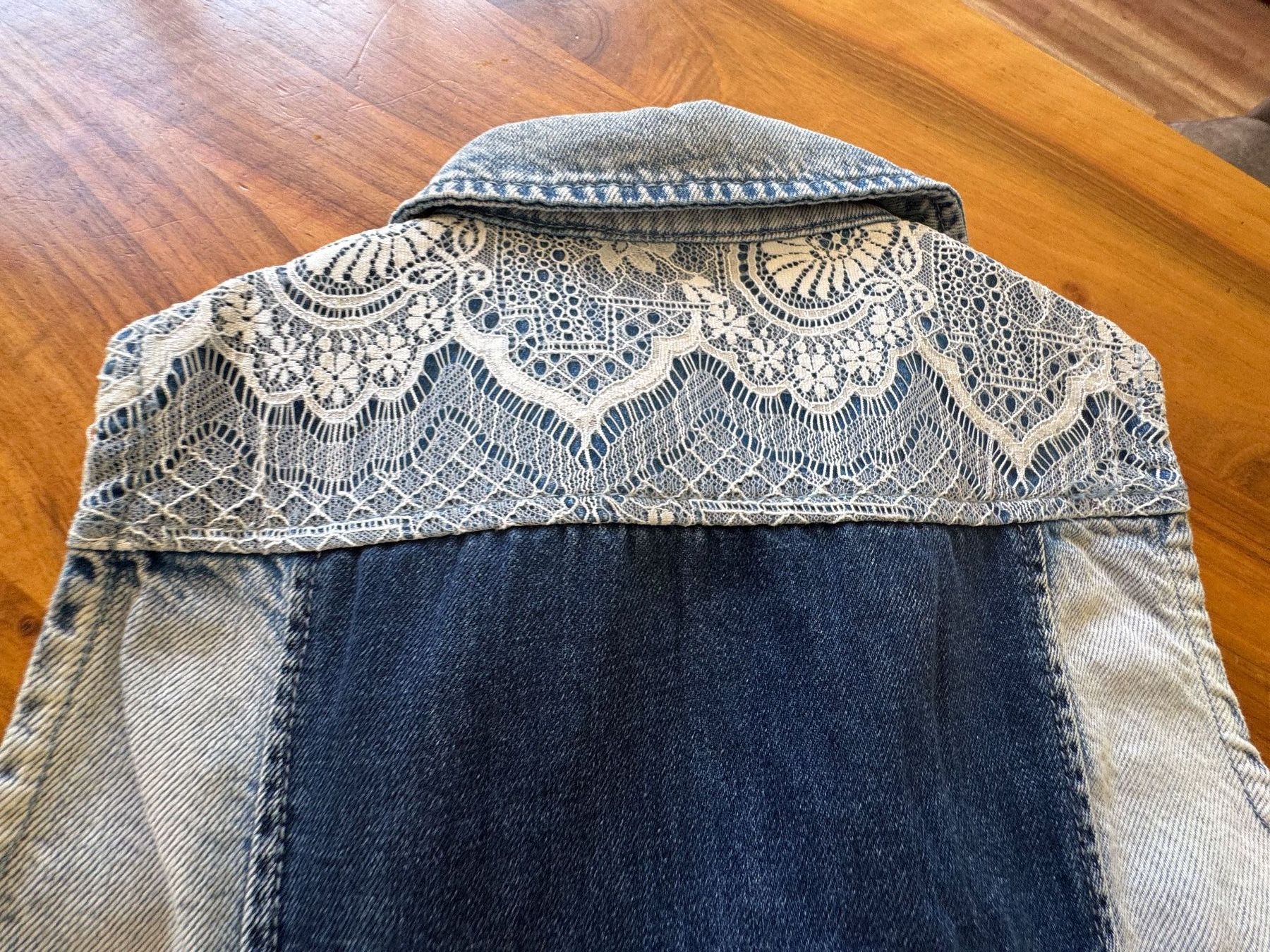 Desigual Vestiti: DESIGUAL cooles Jeans-Kleid Patchwork Gr. 34 mit Spitze – Nuovo (secondo la descrizione) da Meiringen venduto da snahhanssnah 4